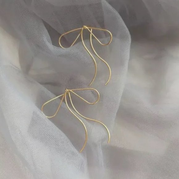 “Paris” Minimalist Thin Bow Dainty Knot Cute Birthday/Gift/Babyshower Earrings - Picture 5 of 9